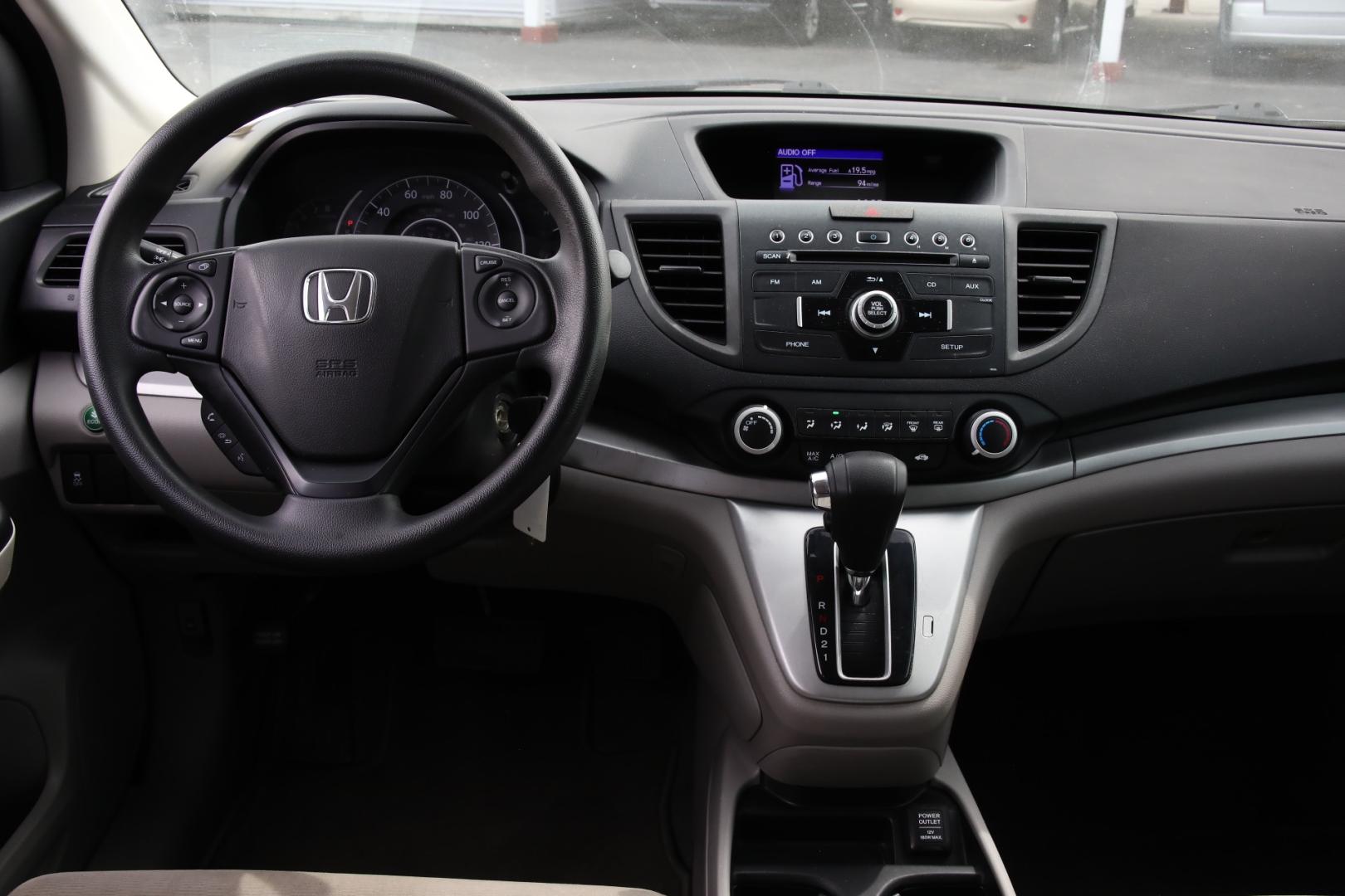 2013 GRAY HONDA CR-V LX 2WD 5-Speed AT (3CZRM3H38DG) with an 2.4L L4 DOHC 16V engine, 5-SPEED AUTOMATIC transmission, located at 420 E. Kingsbury St., Seguin, TX, 78155, (830) 401-0495, 29.581060, -97.961647 - Photo#14